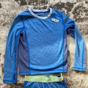 Stio kids baselayer size 4 Top and bottom